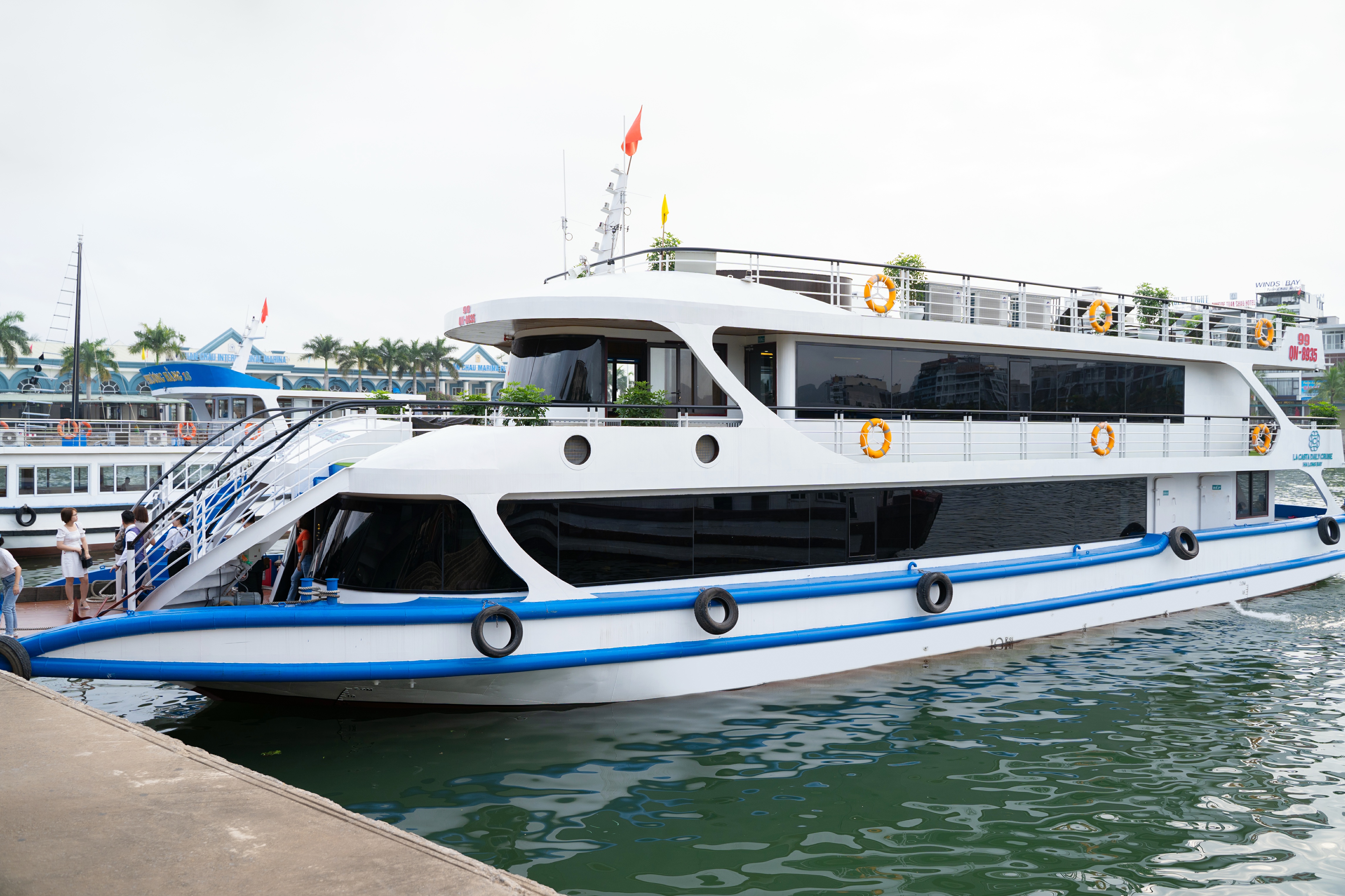 Halong bay luxury