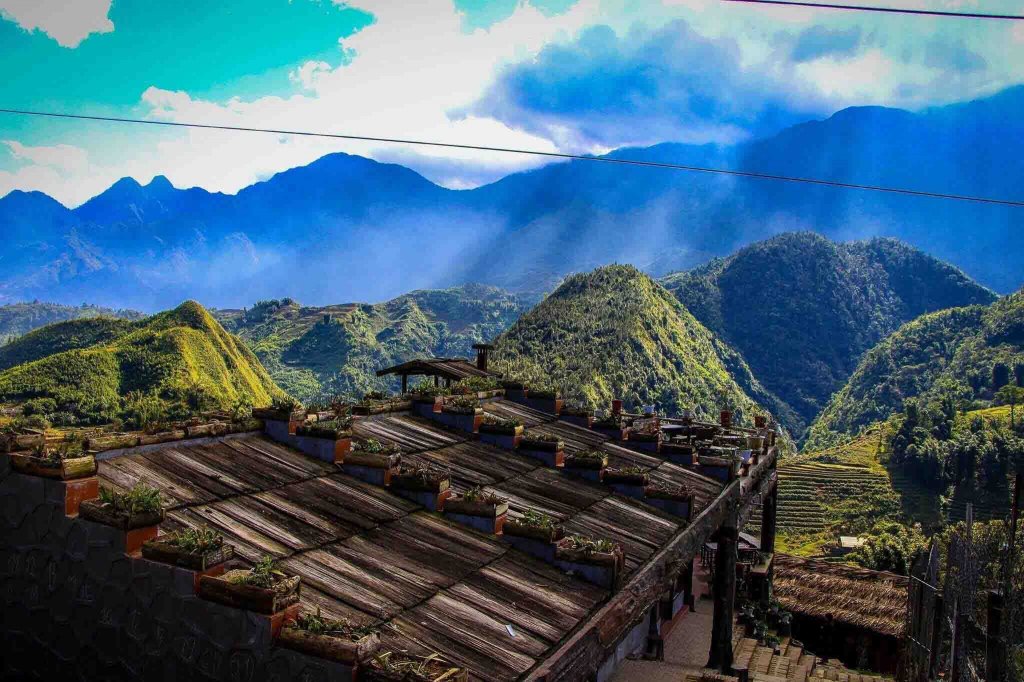 Sapa Bac Ha Market by Train